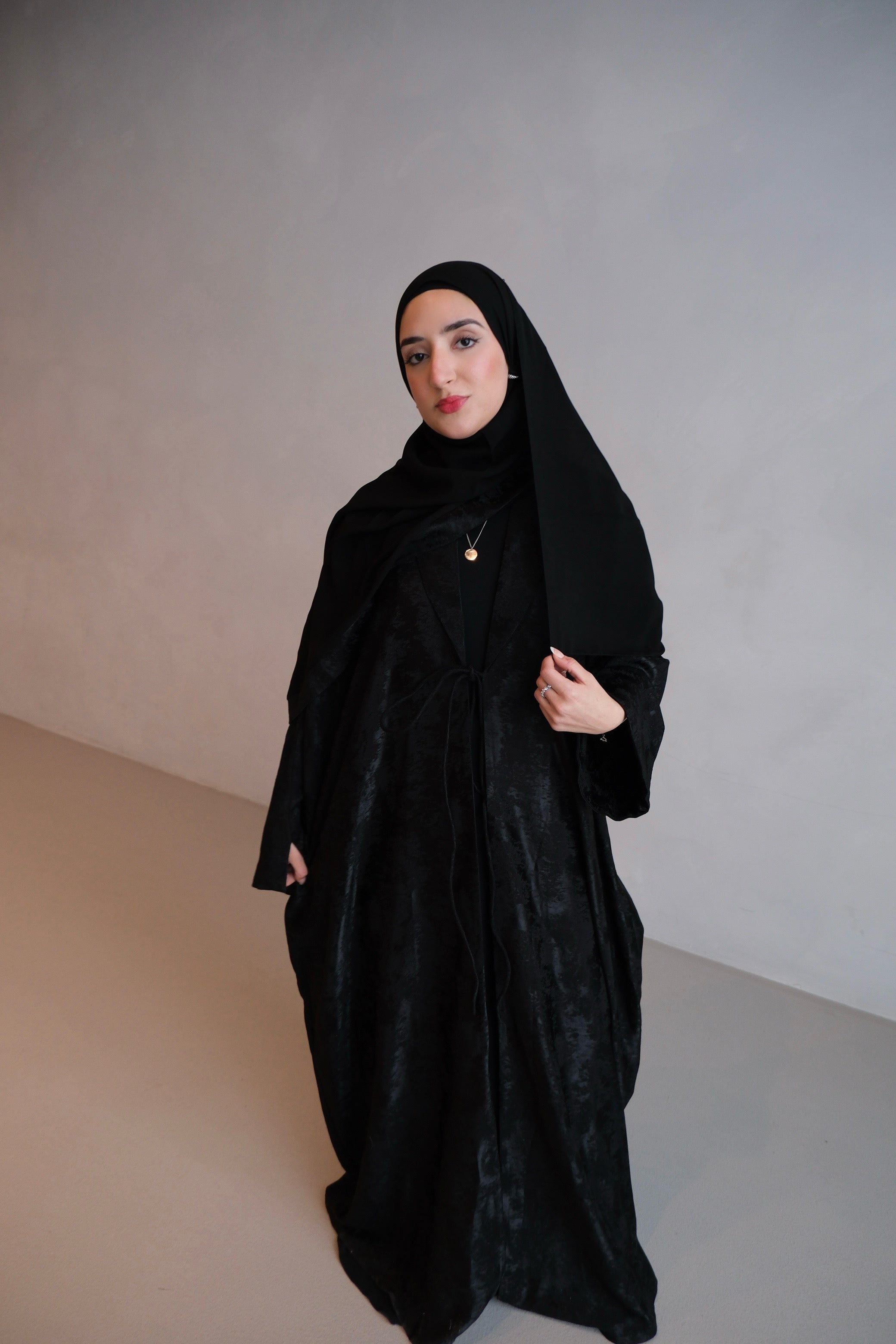 Velvet Collection -  Velvet Bisht Abaya (56)